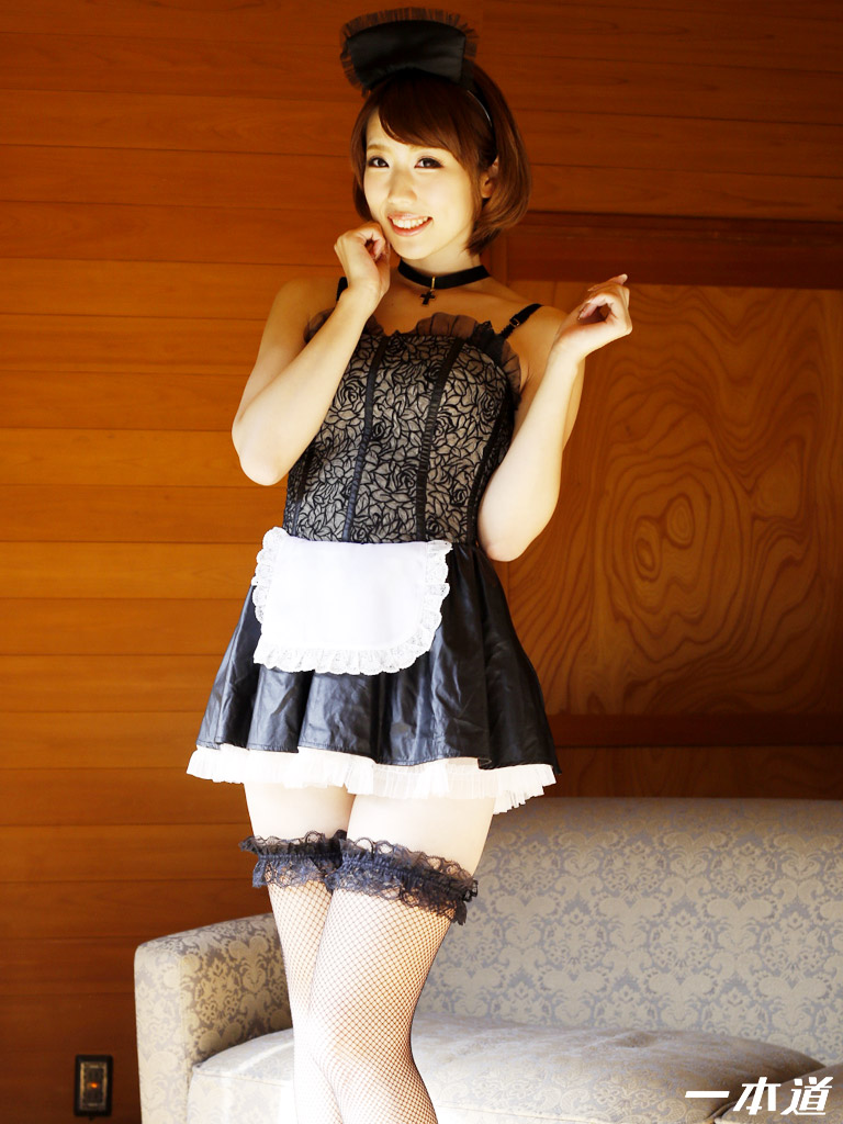 押しに弱いパイパンメイド